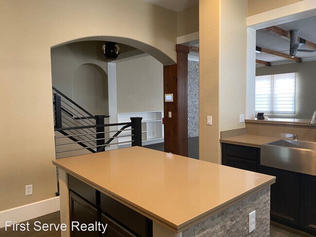 Building Photo - 4 br, 3.5 bath House - 3177 Palazzo Reale
