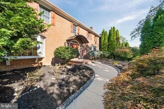 Building Photo - 253 Peoples Way