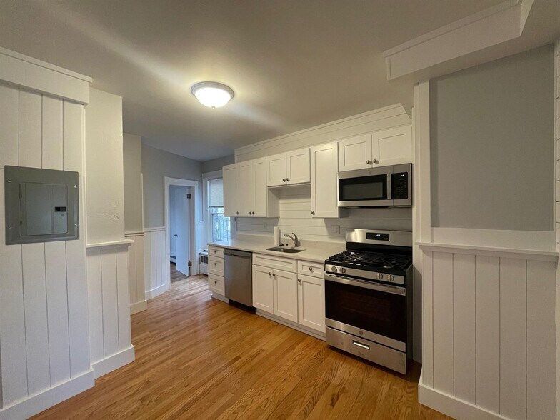 Primary Photo - 545 Somerville Ave
