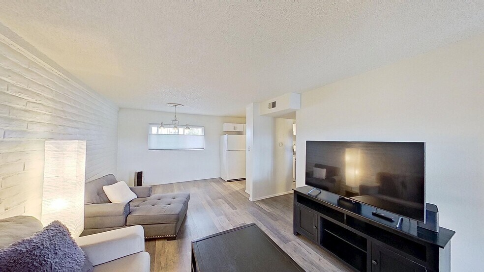 Building Photo - 6800 E Tennessee Ave