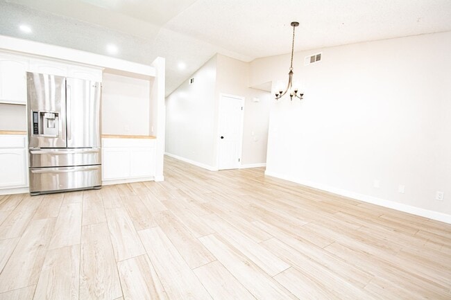 Building Photo - 8644 Frankfort St