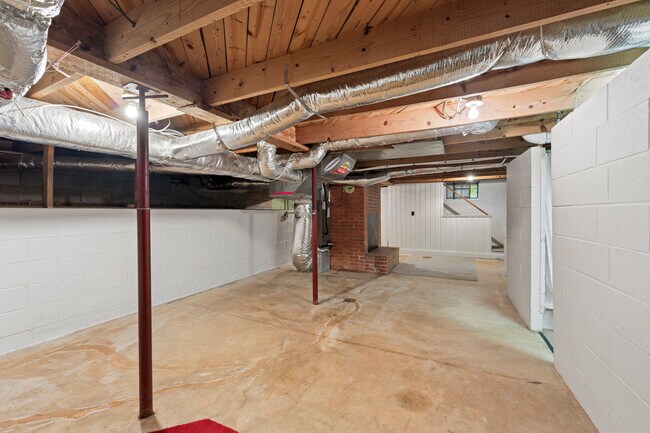Building Photo - 515 Mile Long Rd