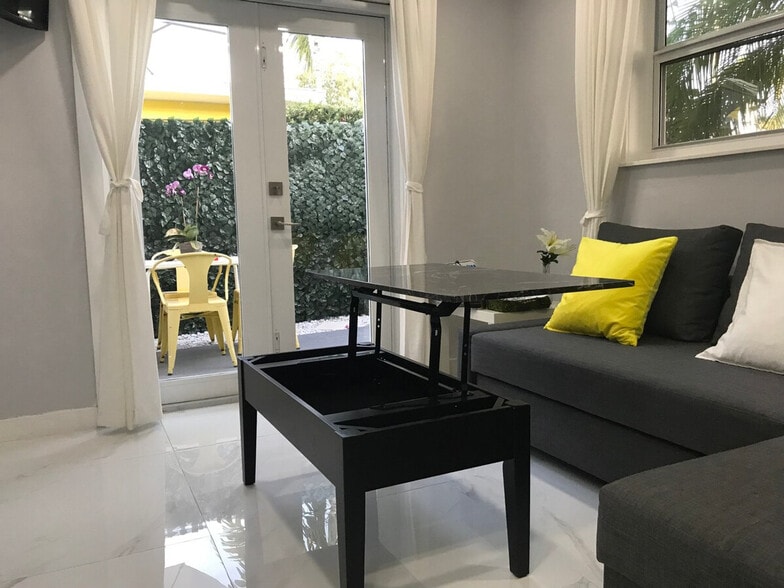 Building Photo - 15061 SW 89th Ct