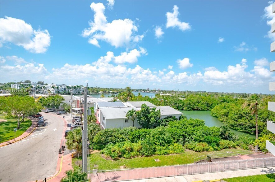 Building Photo - 7441 Wayne Ave