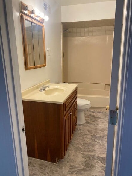 Building Photo - 714 S 31st St