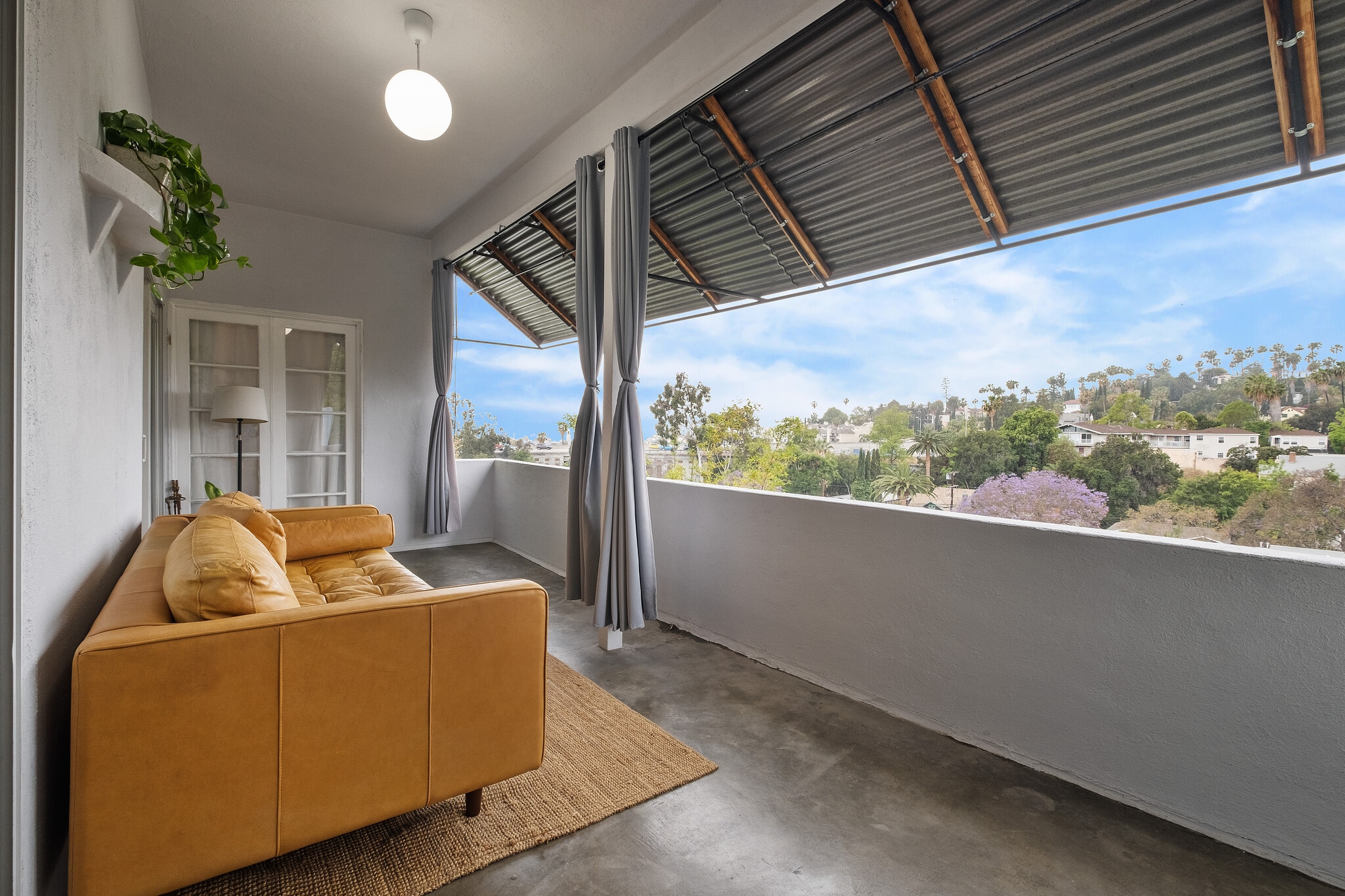 Building Photo - 2065 Ivar Ave