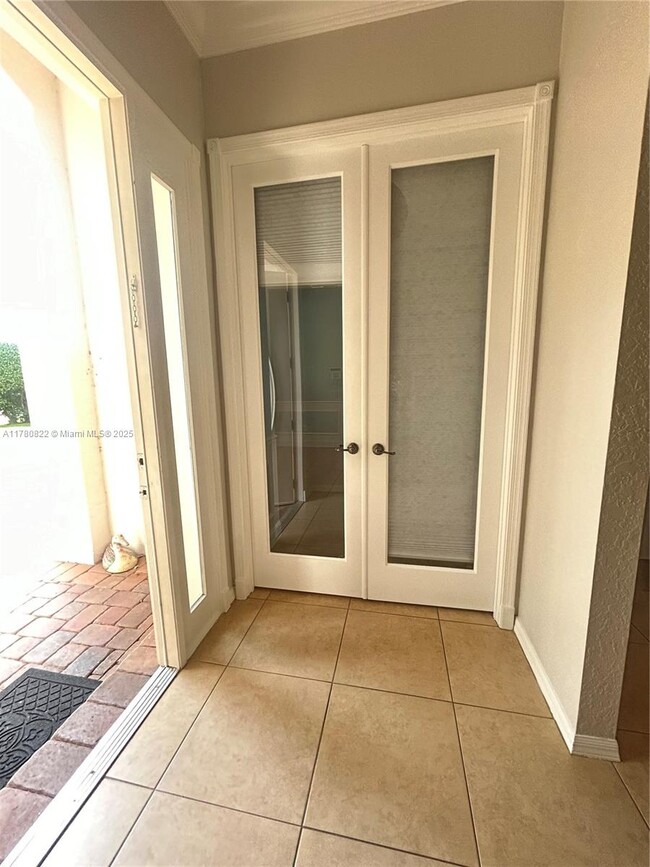 Building Photo - 240 Isle Verde Way