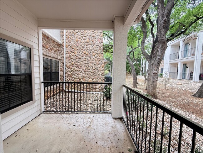 Building Photo - 6607 Brodie Ln