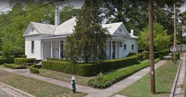 Building Photo - 212 E Capitola Ave