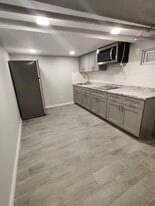 Building Photo - 10906 95th Ave