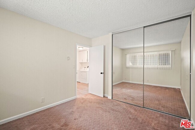 Building Photo - 18000 Coastline Dr