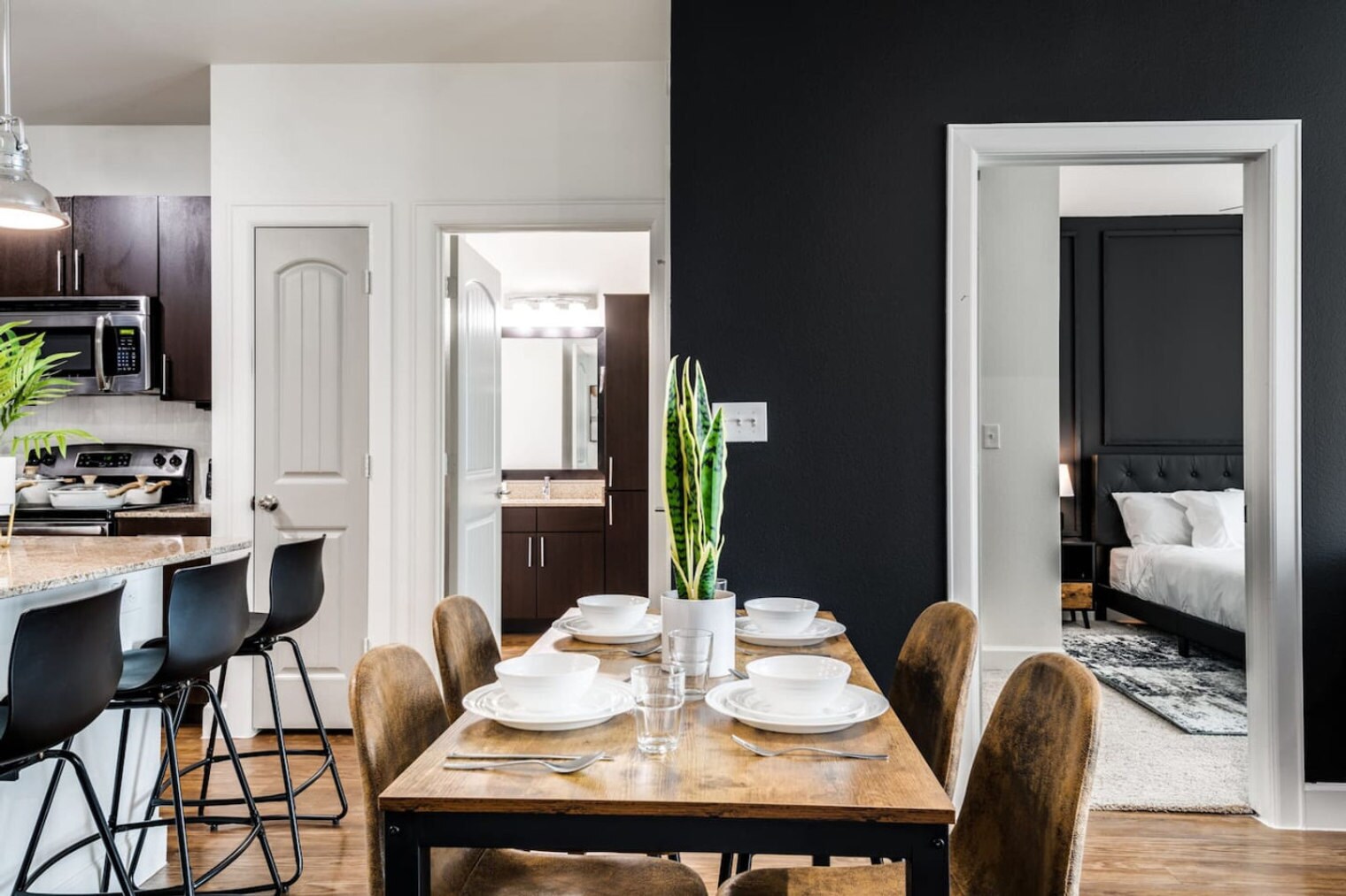 Building Photo - 5250 Town and Country Blvd