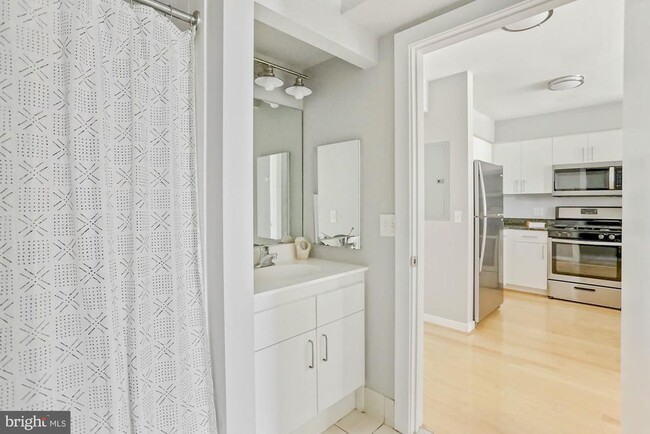 Building Photo - 1000 New Jersey Ave SE