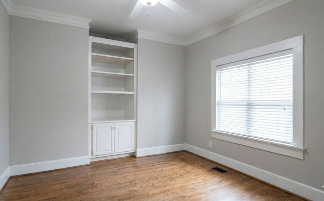 Building Photo - 402 Laurel St