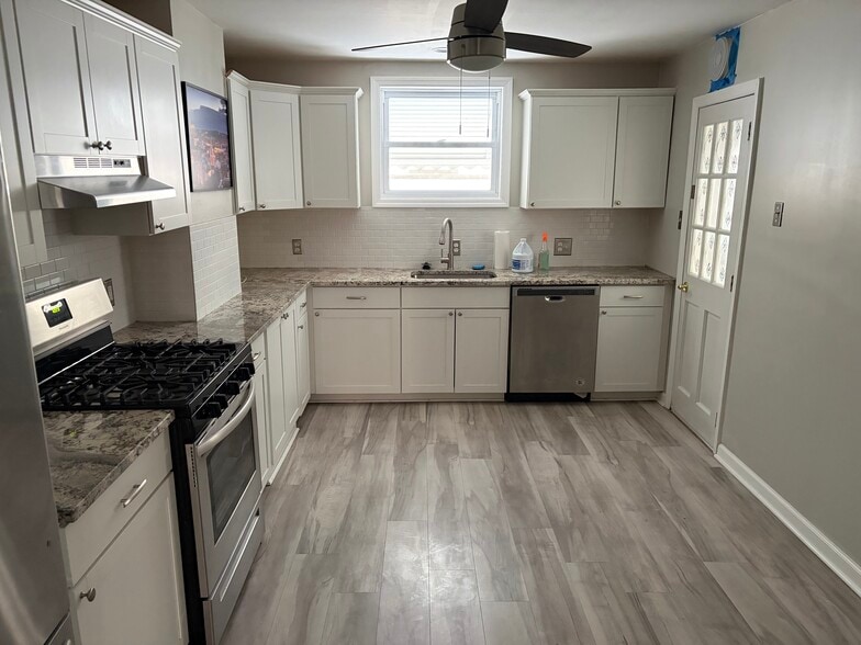 Building Photo - 109 Roseberry St