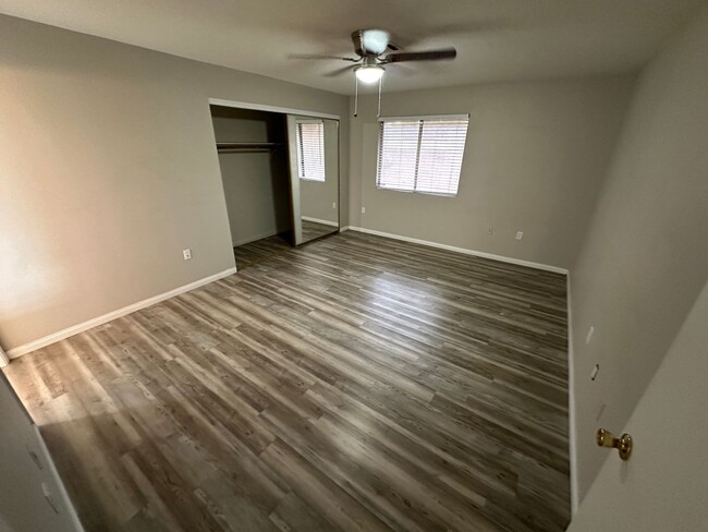 Building Photo - ADORABLE 2 BEDROOM 2 BATHROOM 1ST FLOOR CO...