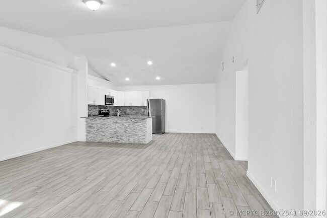 Building Photo - 13978 Folkestone Cir