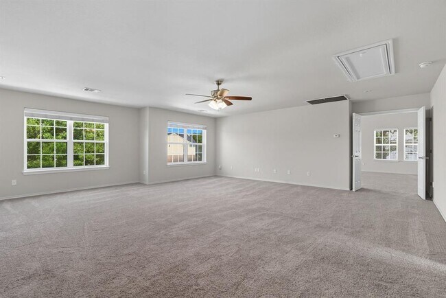 Building Photo - 125 Pine Cove