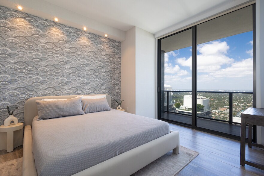 Primary bedroom - 801 S Miami Ave