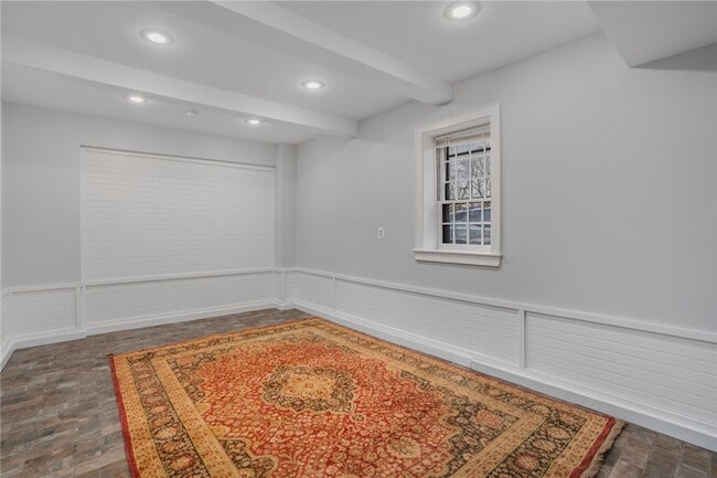 Building Photo - 31 Bridge St