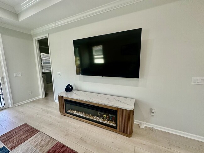 Building Photo - Margaritaville Two Bedroom Fully Furnished Home!