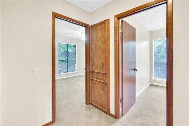 Building Photo - 2015 Mistywood Dr