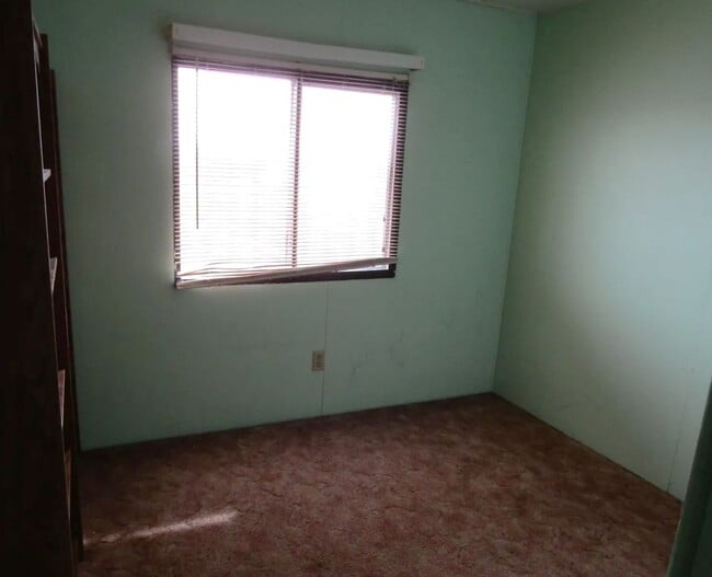 Building Photo - Single Wide in Yerington For Rent