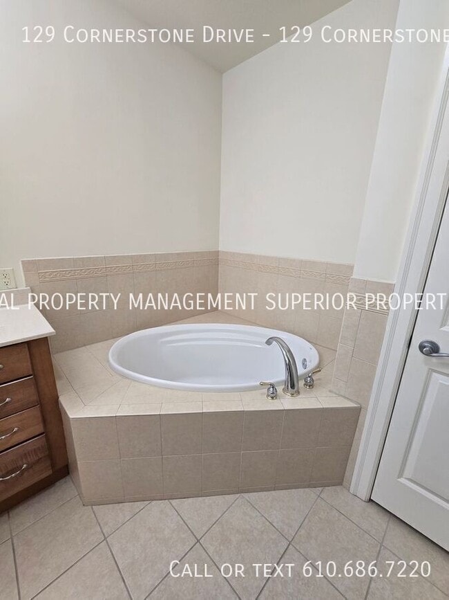 Building Photo - 129 Cornerstone Dr