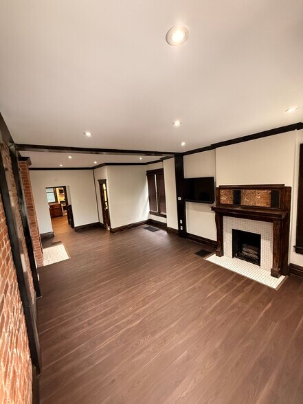 Building Photo - 1520 Bryden Rd