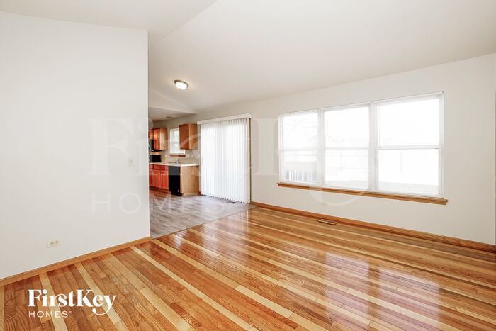 Building Photo - 1907 Vermette Cir