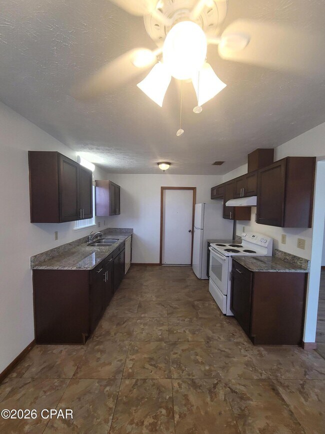 Building Photo - 7709 Betty Louise Dr