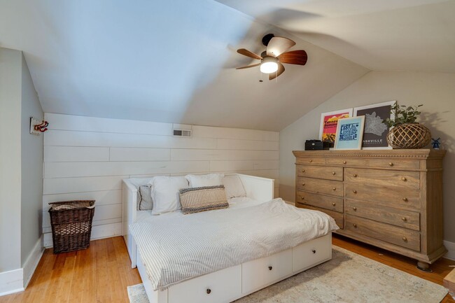 Building Photo - Beautiful Cleveland Park Bungalow, just 2 ...