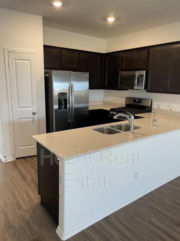 Building Photo - 267 Geode Glen