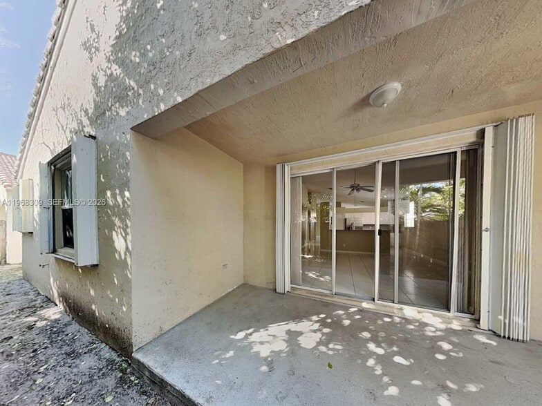 Building Photo - 1495 SW 105th Ave