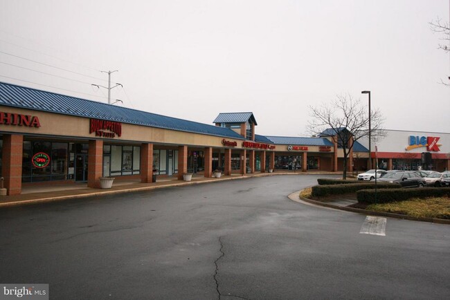 Building Photo - 3810 Lightfoot St