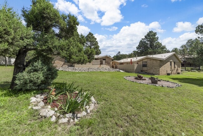 Building Photo - 101 Racquet Dr