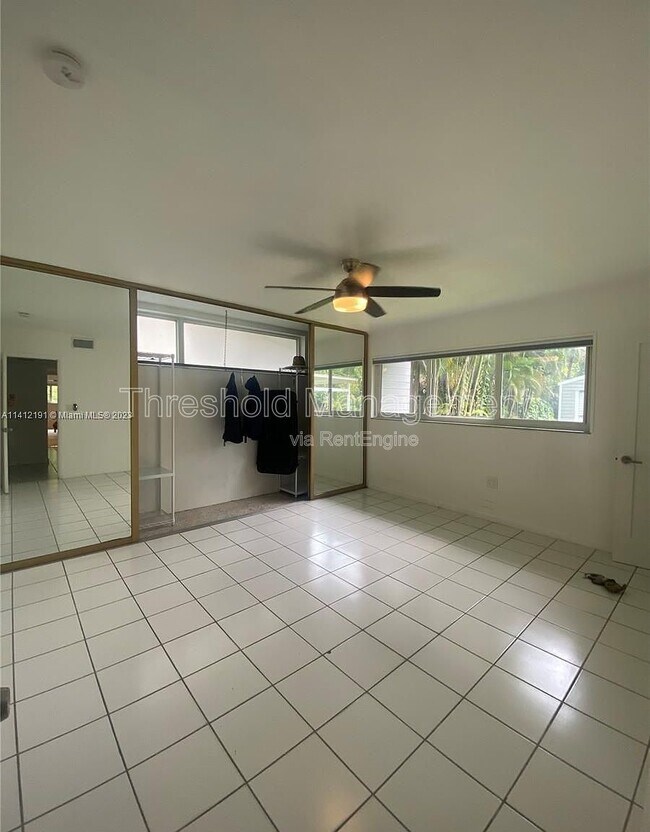 Building Photo - 6910 SW 64th Ave