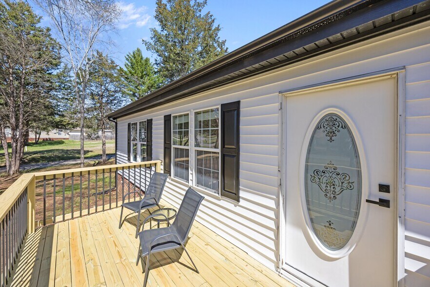 Building Photo - 3057 Fountainview Ave