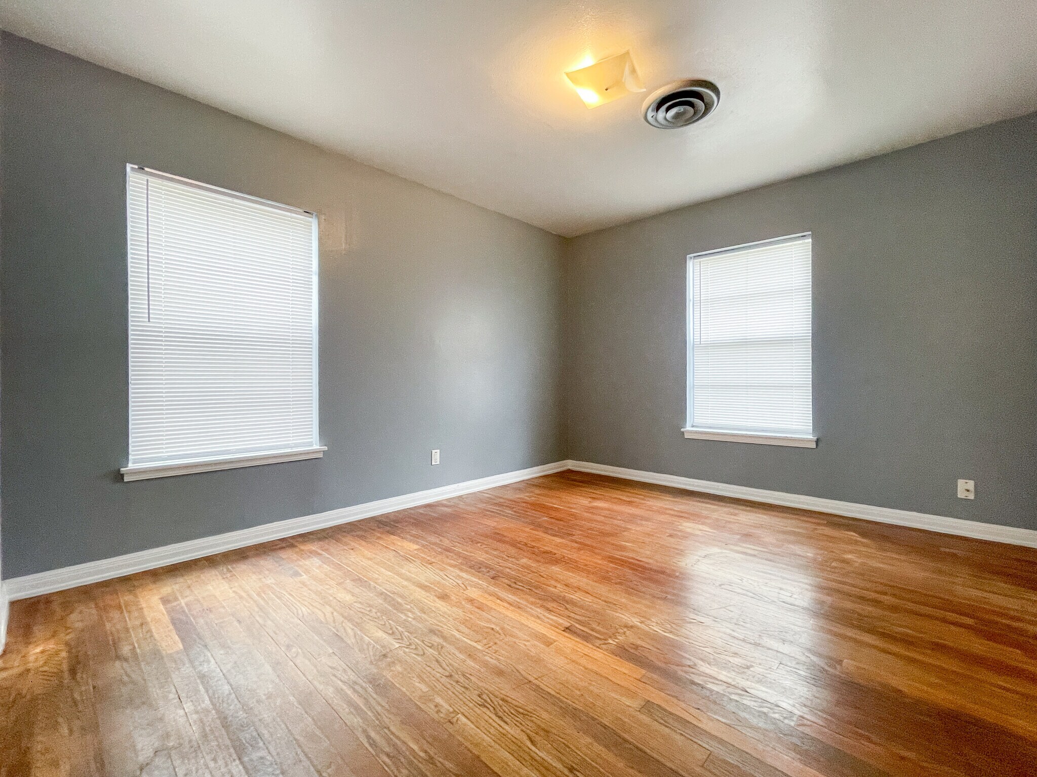 Building Photo - 3801 Parkwood St