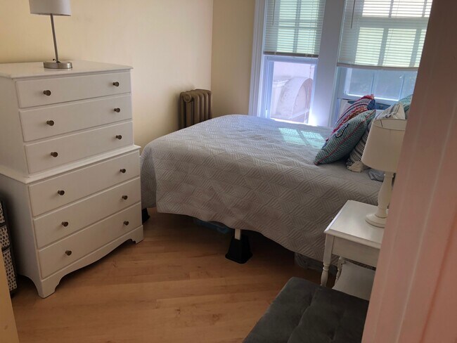 Building Photo - 152 Magazine St