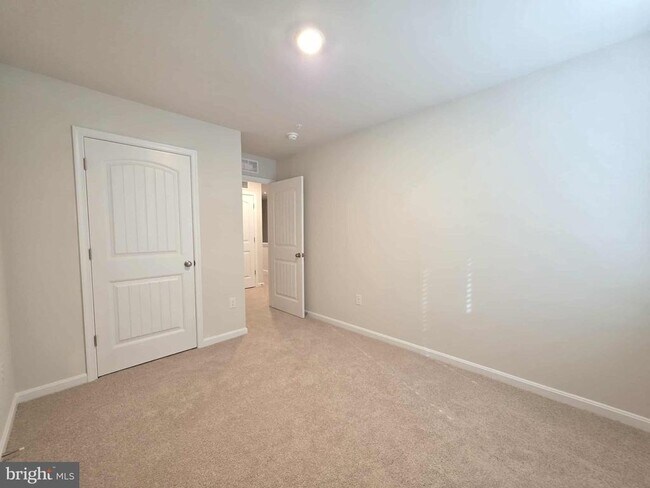 Building Photo - 1424 Sugarplum Ln