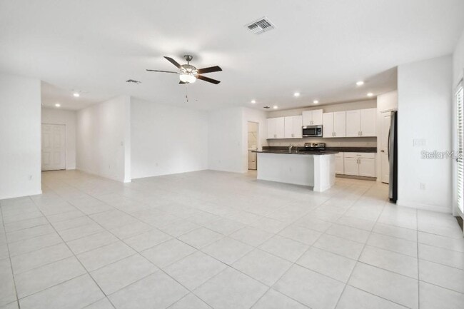 Building Photo - 6335 Ten Acre Ct