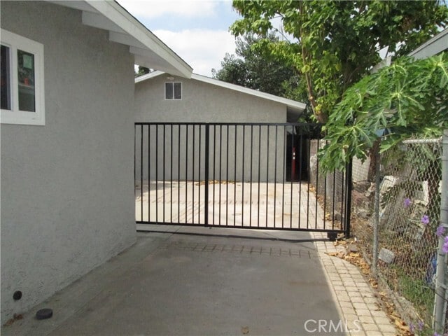 Building Photo - 852 N Davidson Ave