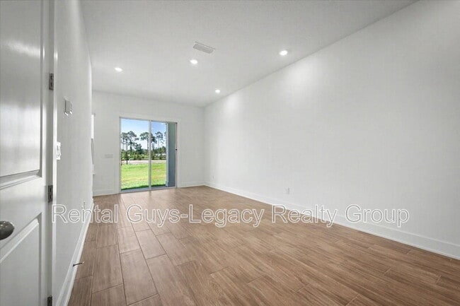 Building Photo - 5423 Bramhall Rd