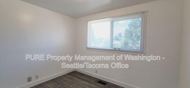 Building Photo - 13240 22nd Ave S
