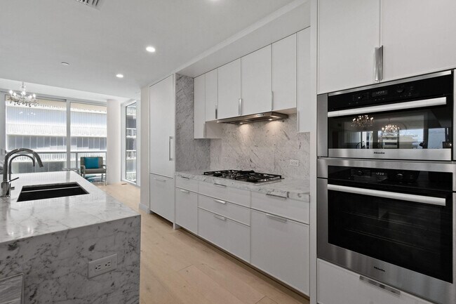 Building Photo - 3550 S Ocean Blvd