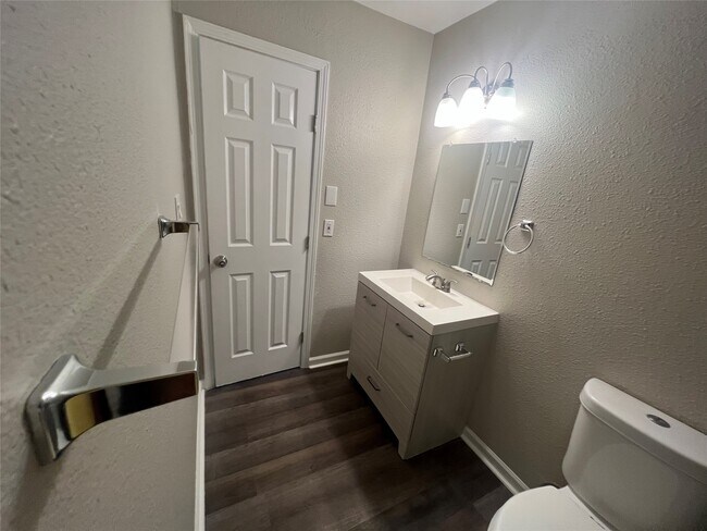 Building Photo - 4003 Brownstone Ln