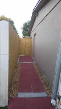 Building Photo - 53 SW 133rd Pl