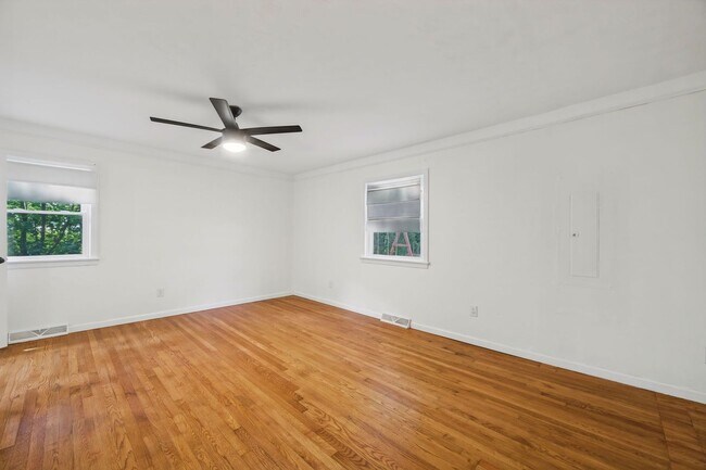 Building Photo - 1757 Lafayette Dr