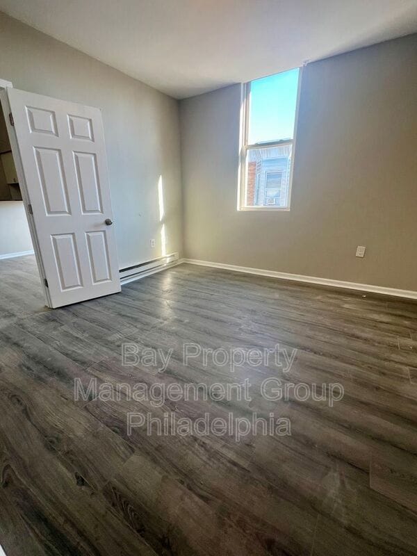 Building Photo - 2419 S 62nd St